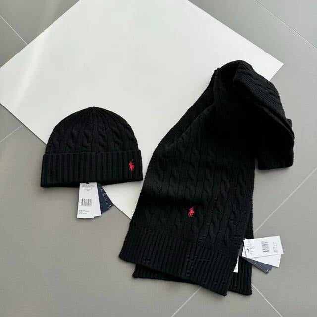 Ensemble bonnet et écharpe tricotés à torsades