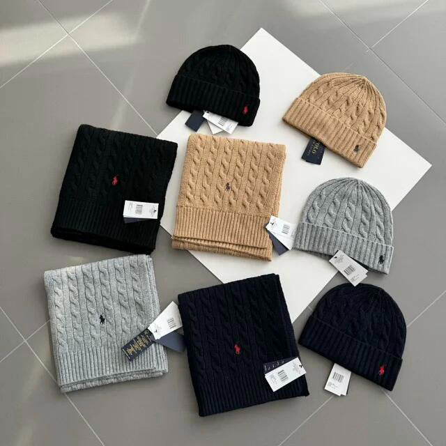 Ensemble bonnet et écharpe tricotés à torsades