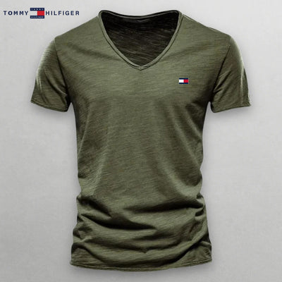T-shirt fin col V homme – Sobriété et confort ultim
