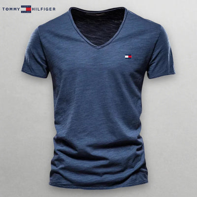 T-shirt fin col V homme – Sobriété et confort ultim